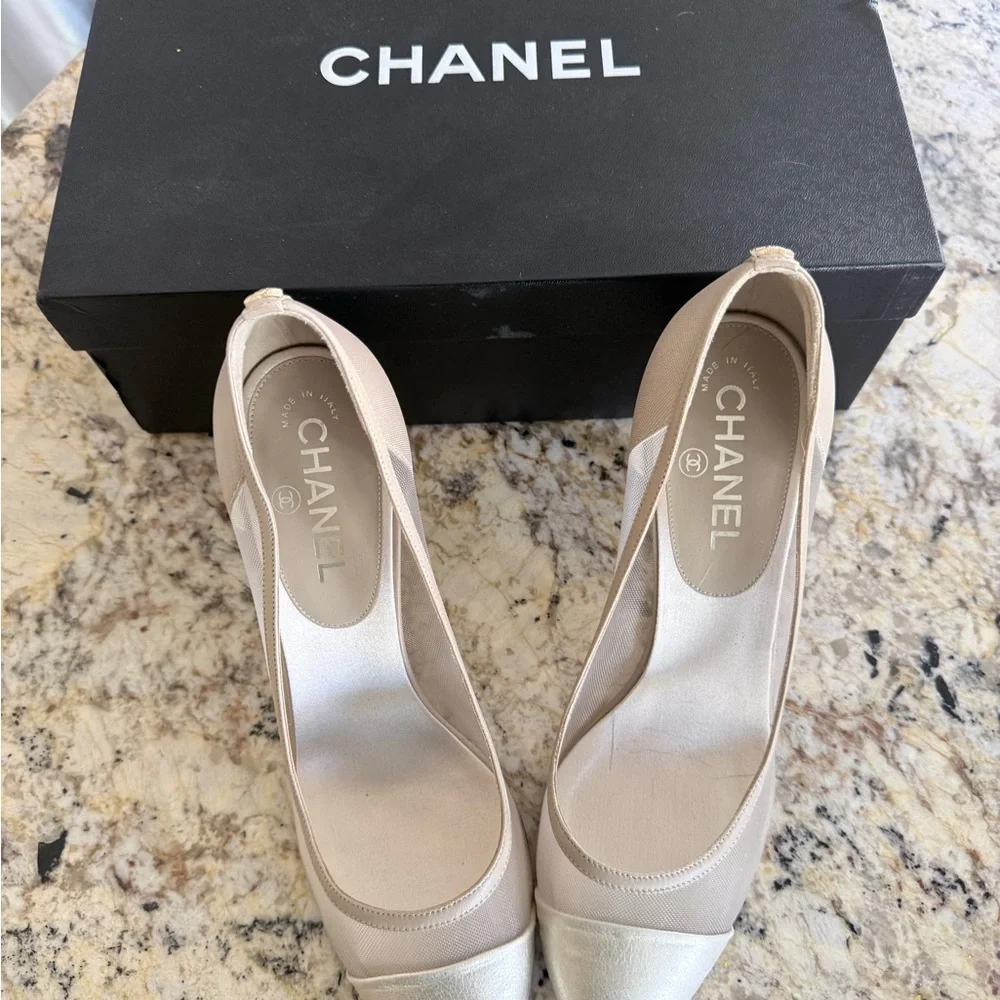 CHANEL Beige and Cream Cap-Toe Pumps